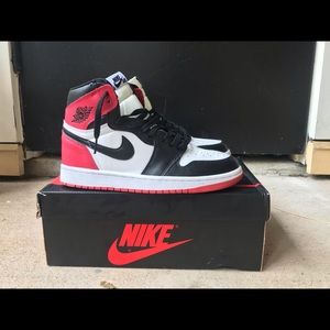 Retro Jordan 1 “black toes” 2016